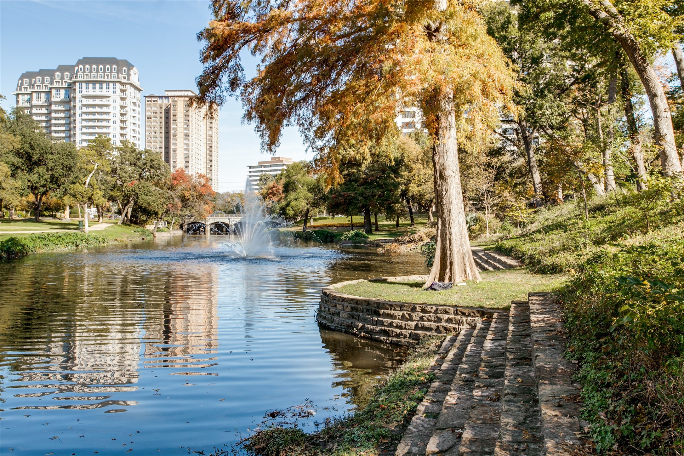 3225 Turtle Creek Boulevard 520