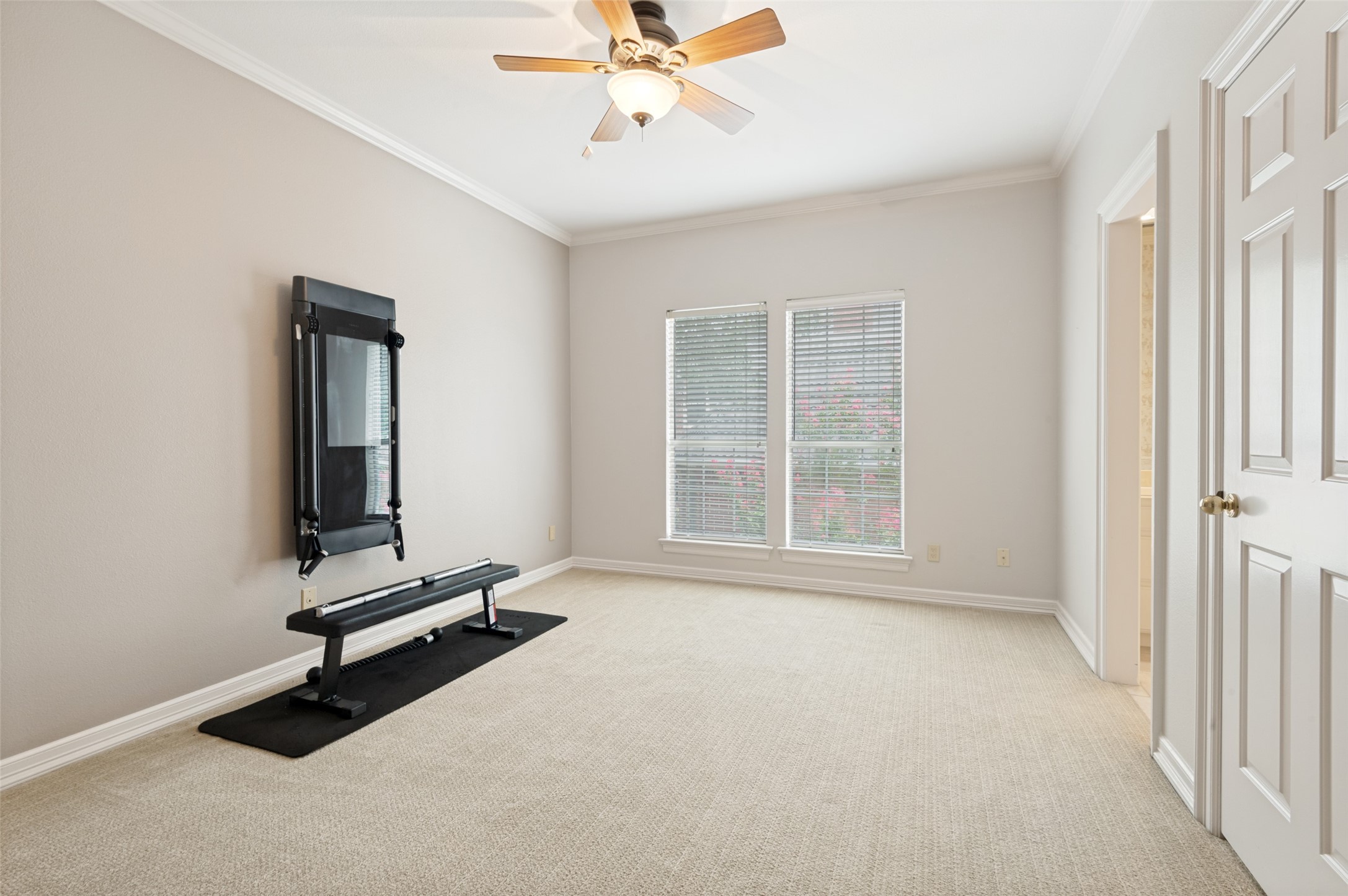 1608 Crockett Circle