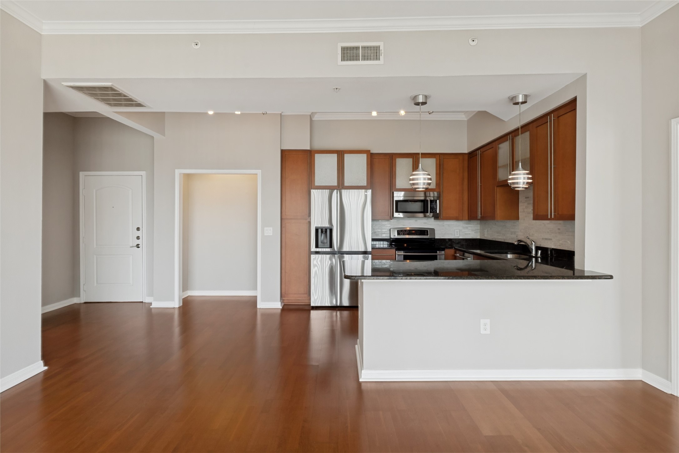 3225 Turtle Creek Boulevard 1211
