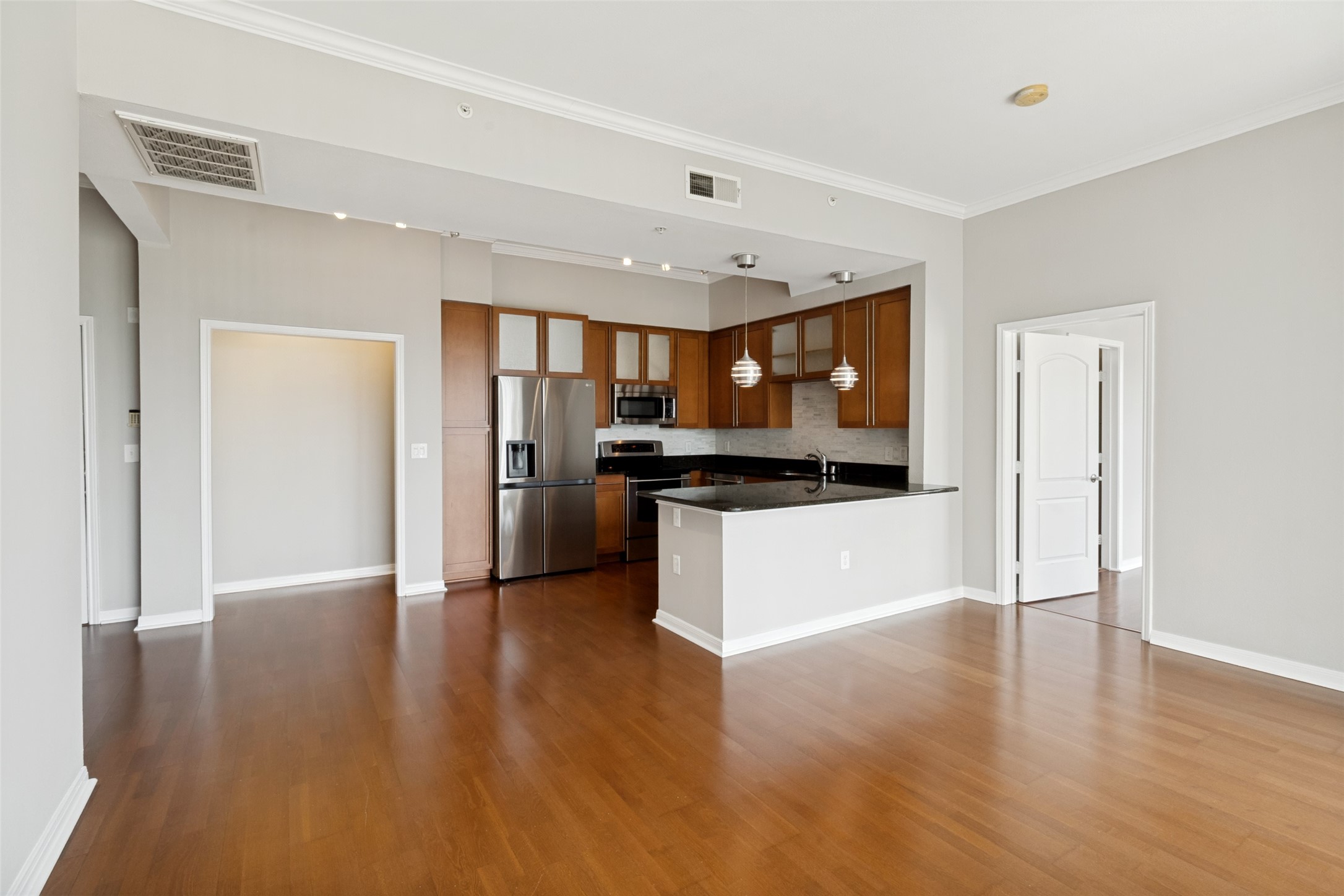 3225 Turtle Creek Boulevard 1211
