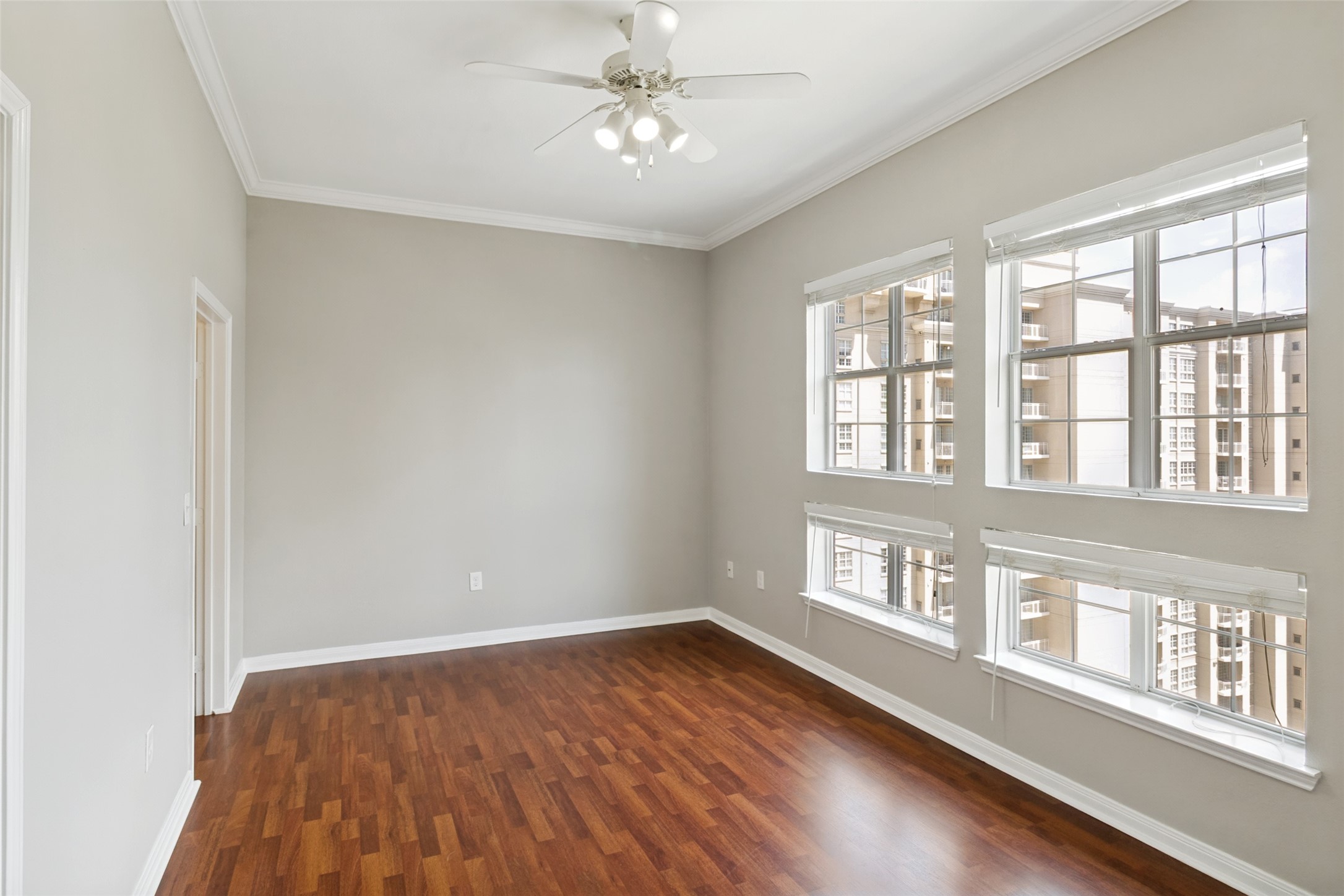 3225 Turtle Creek Boulevard 1211
