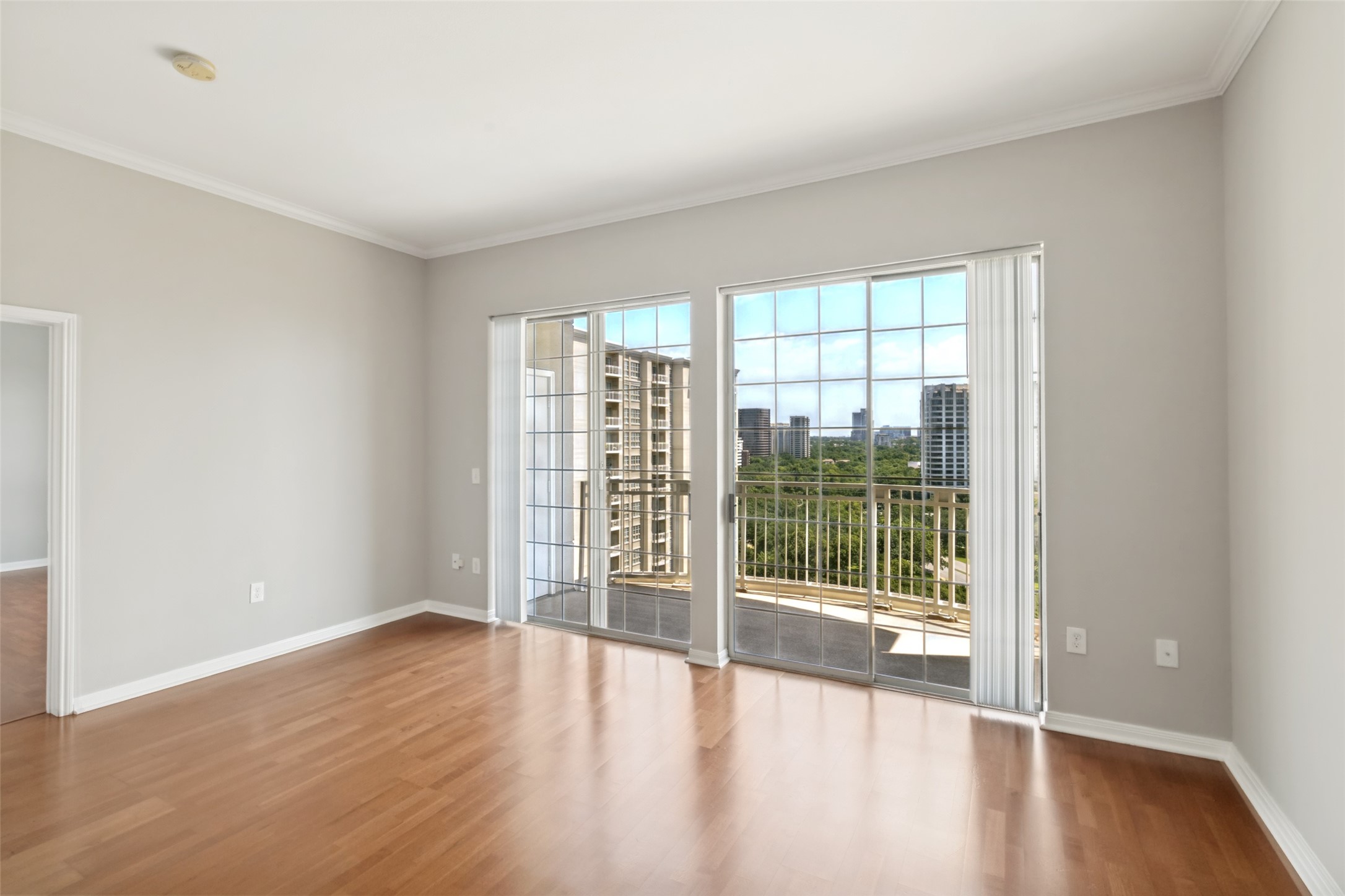 3225 Turtle Creek Boulevard 1211