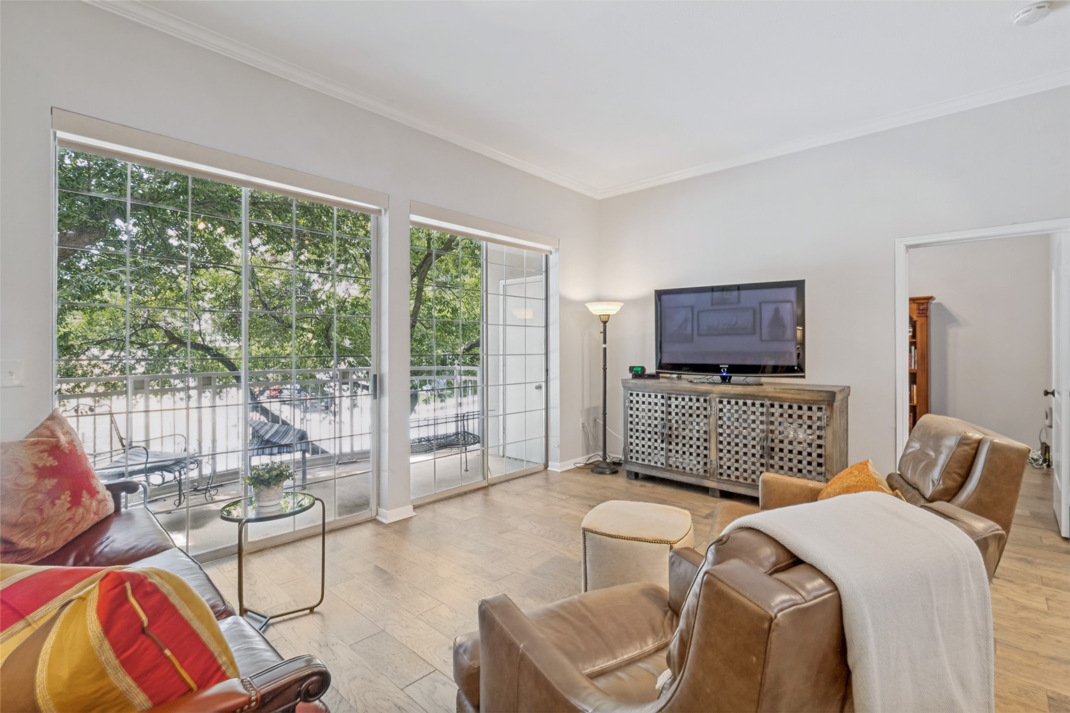 3225 Turtle Creek Boulevard 0008