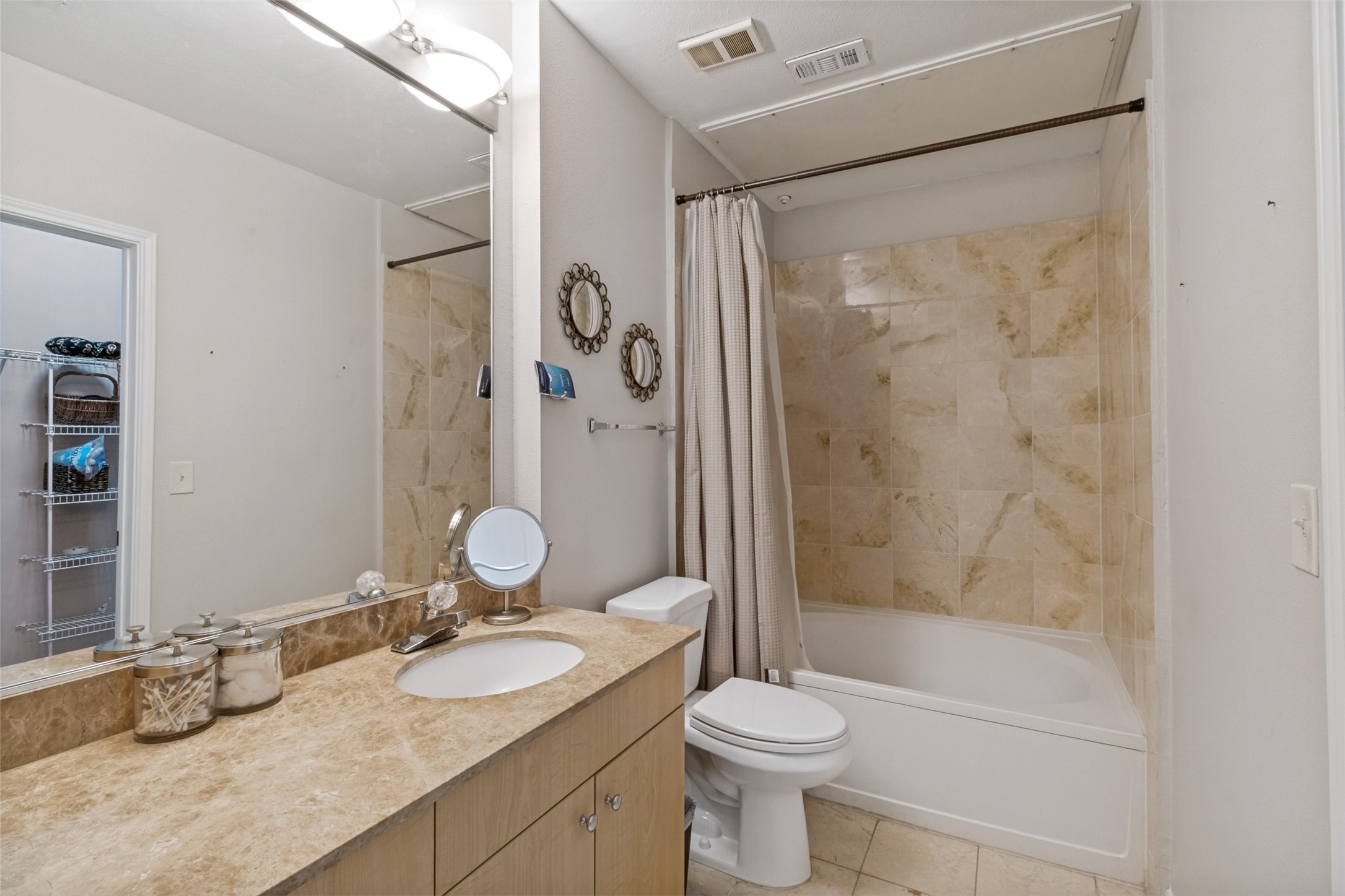 3225 Turtle Creek Boulevard 0008