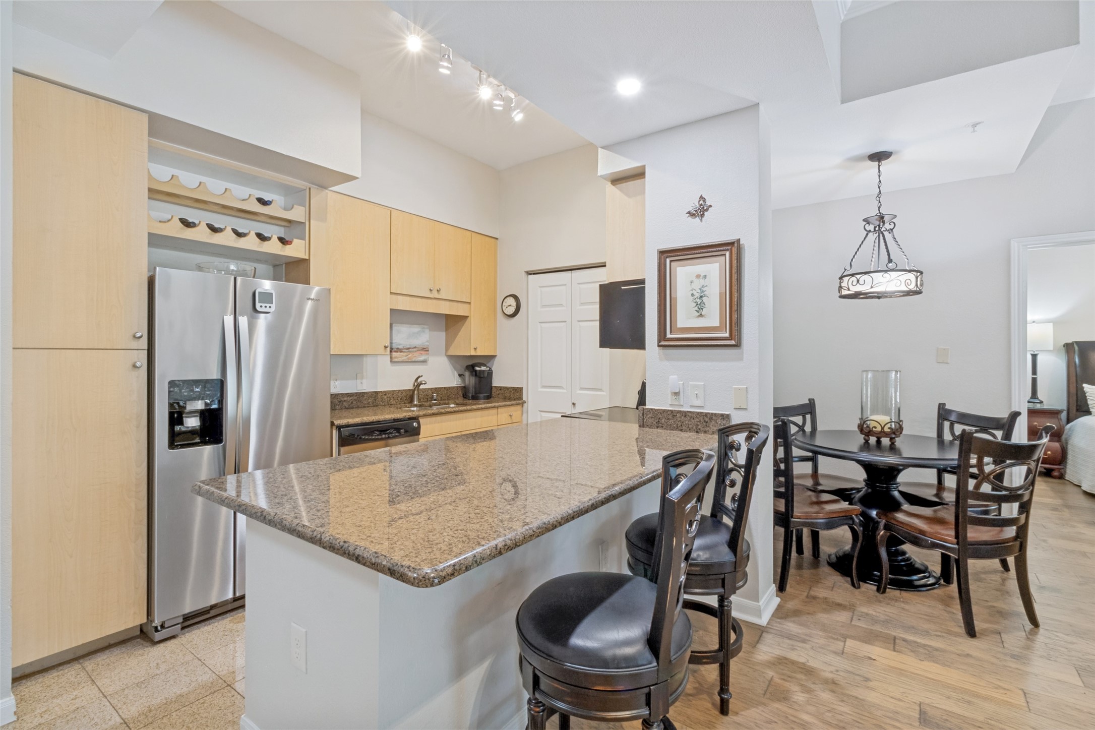 3225 Turtle Creek Boulevard 0008