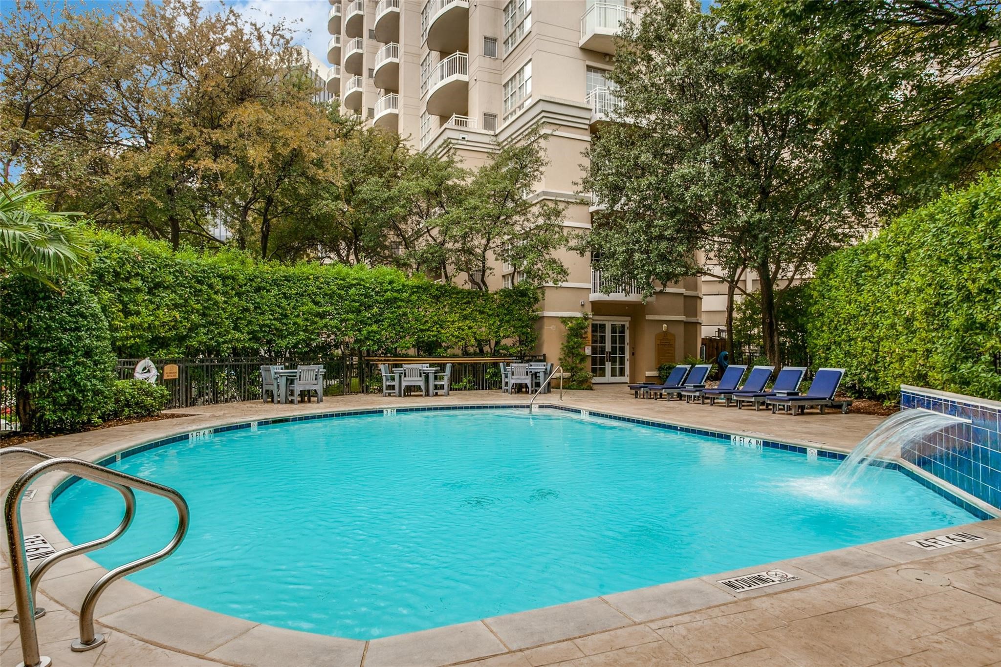 3225 Turtle Creek Boulevard 1111