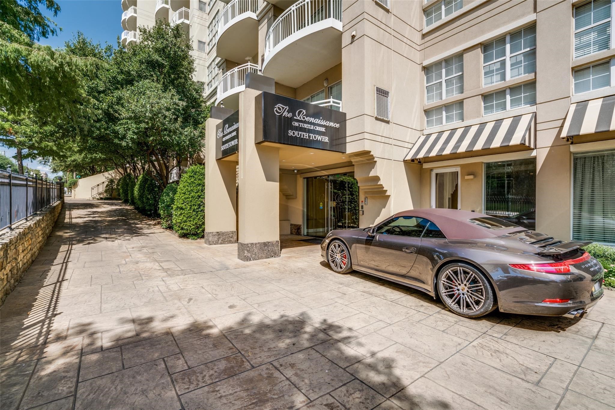 3225 Turtle Creek Boulevard 1111