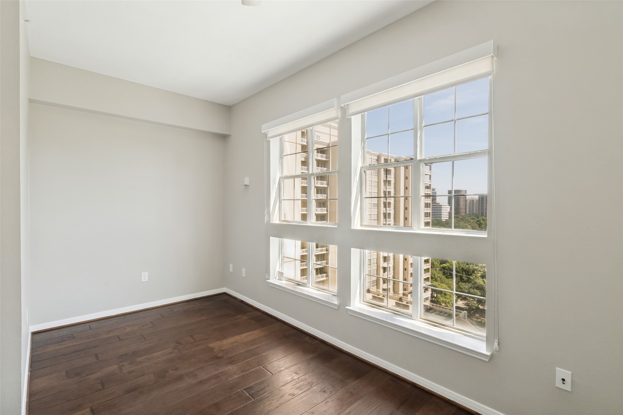 3225 Turtle Creek Boulevard 1111