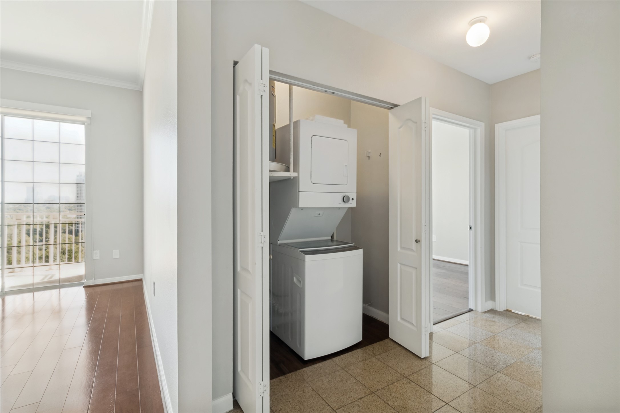 3225 Turtle Creek Boulevard 1111