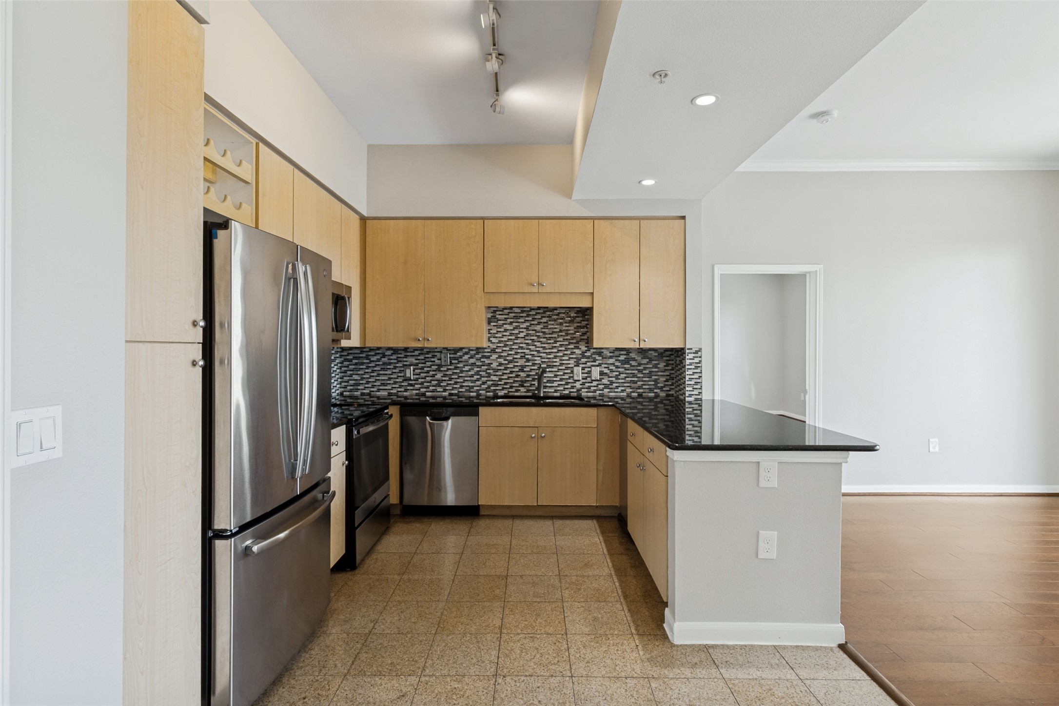 3225 Turtle Creek Boulevard 1111