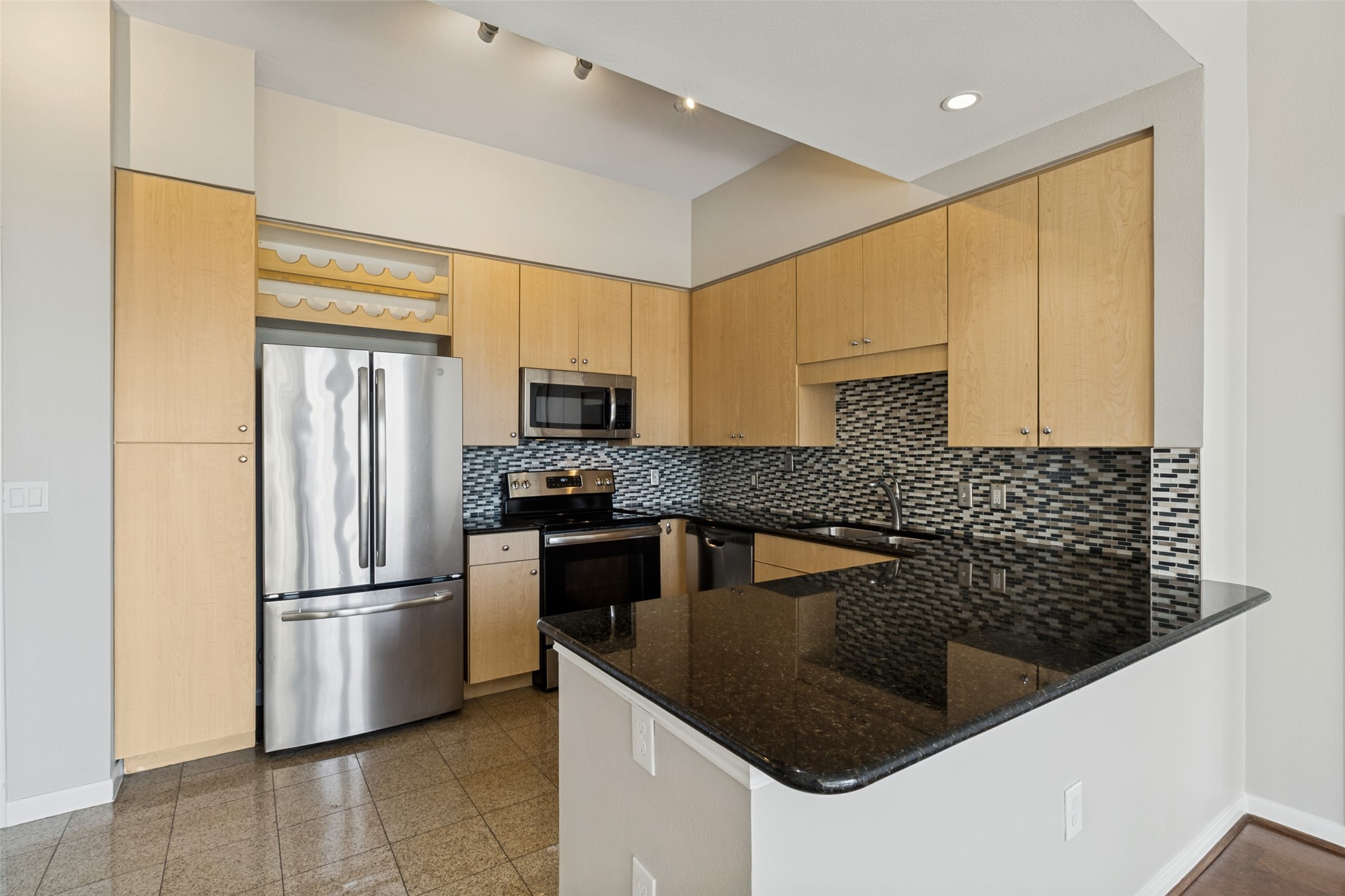 3225 Turtle Creek Boulevard 1111