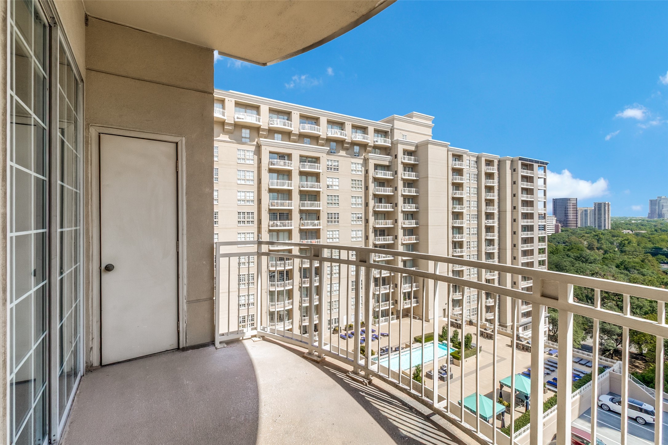 3225 Turtle Creek Boulevard 1111