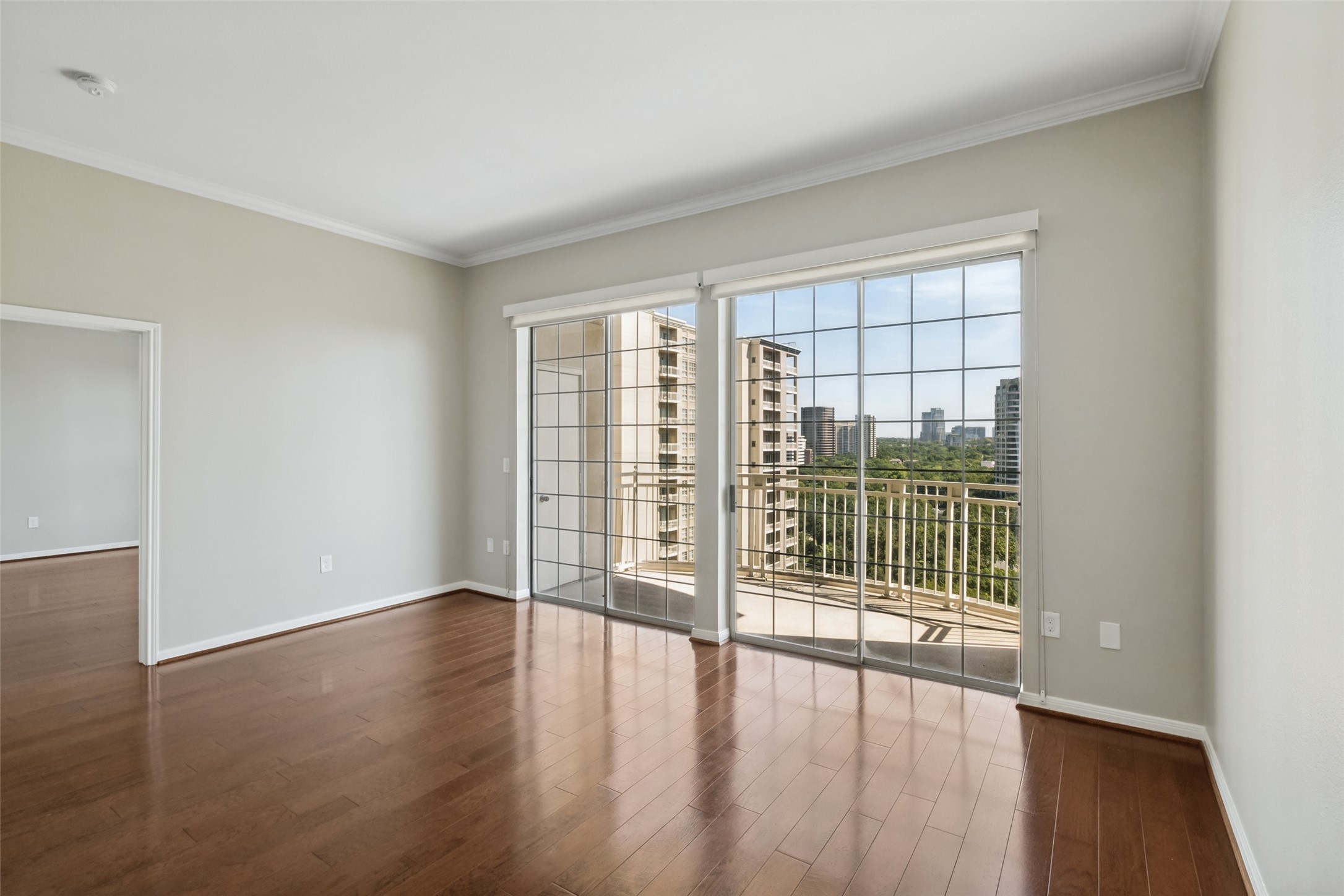 3225 Turtle Creek Boulevard 1111
