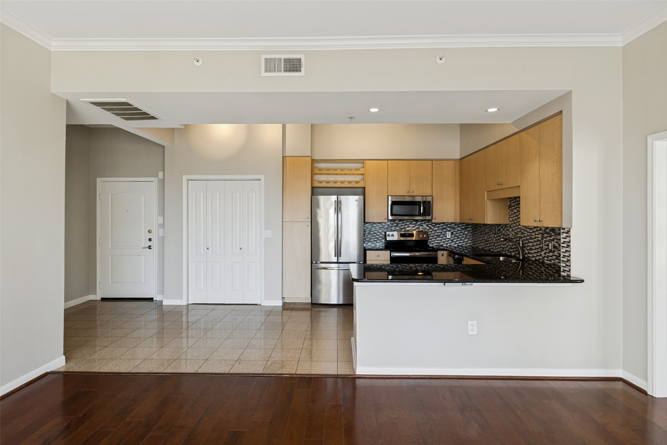 3225 Turtle Creek Boulevard 1111