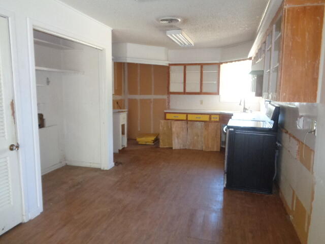 2405 N 3rd Street, Tahoka