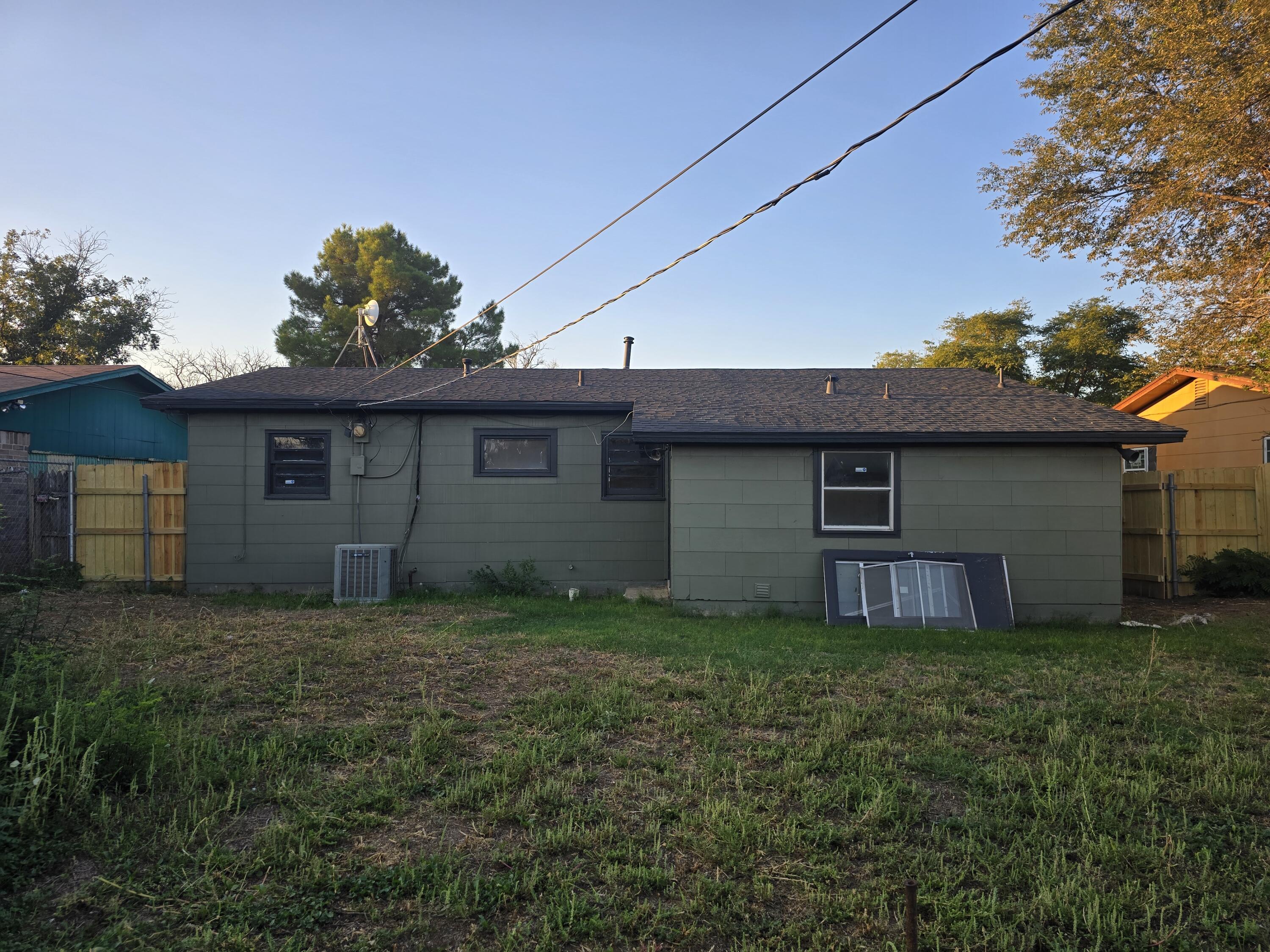 2415 E 30th Street, Lubbock