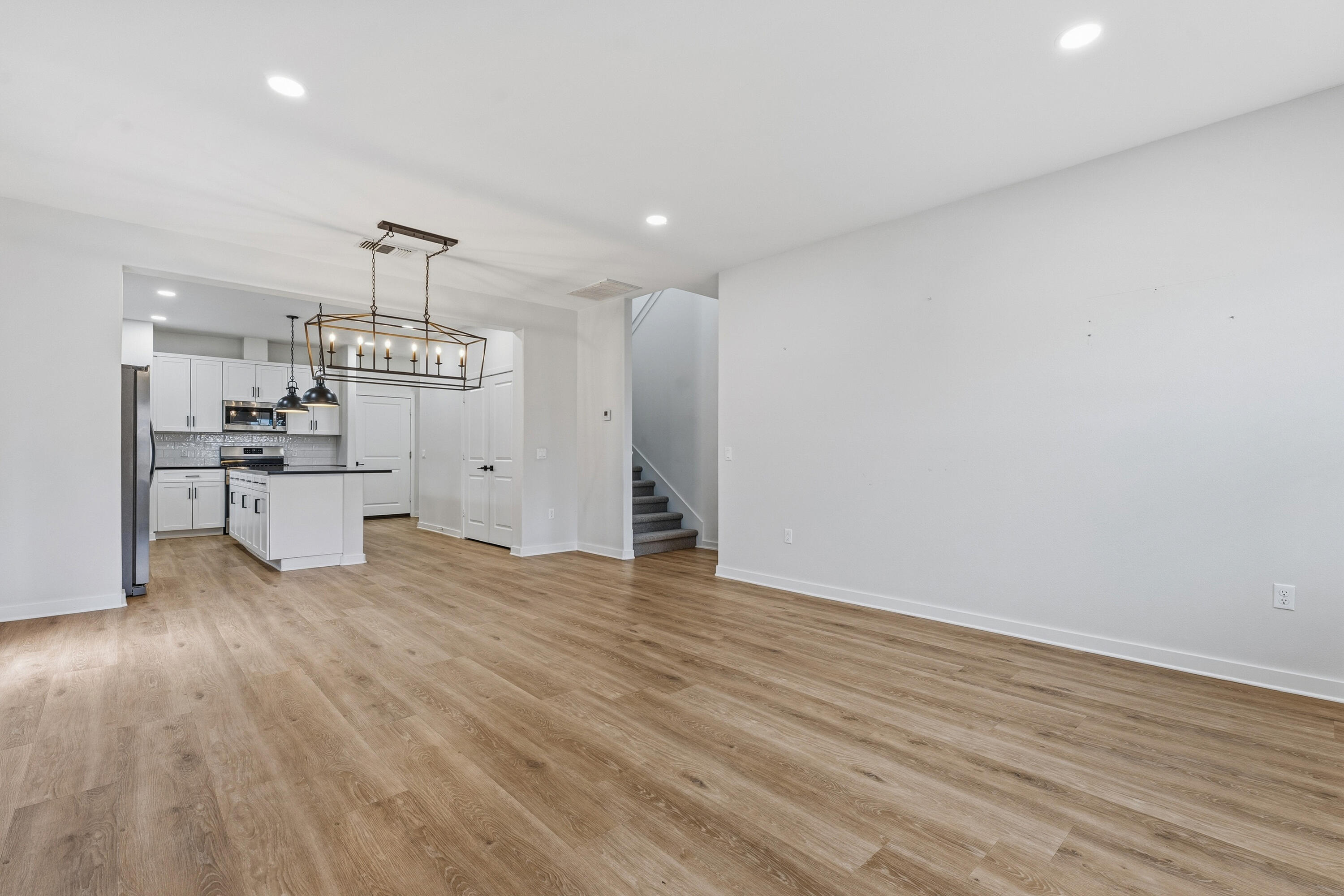 10928 Norwich Avenue