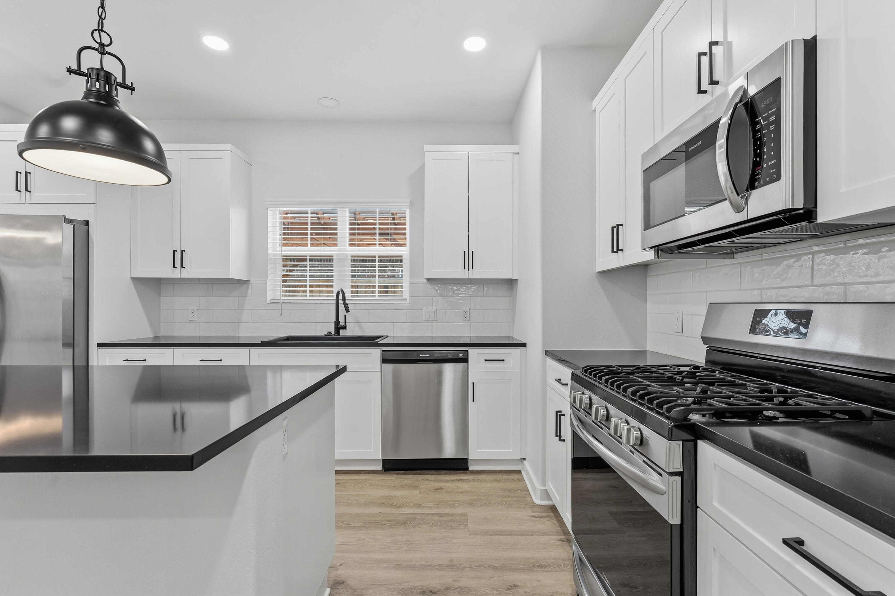 10928 Norwich Avenue