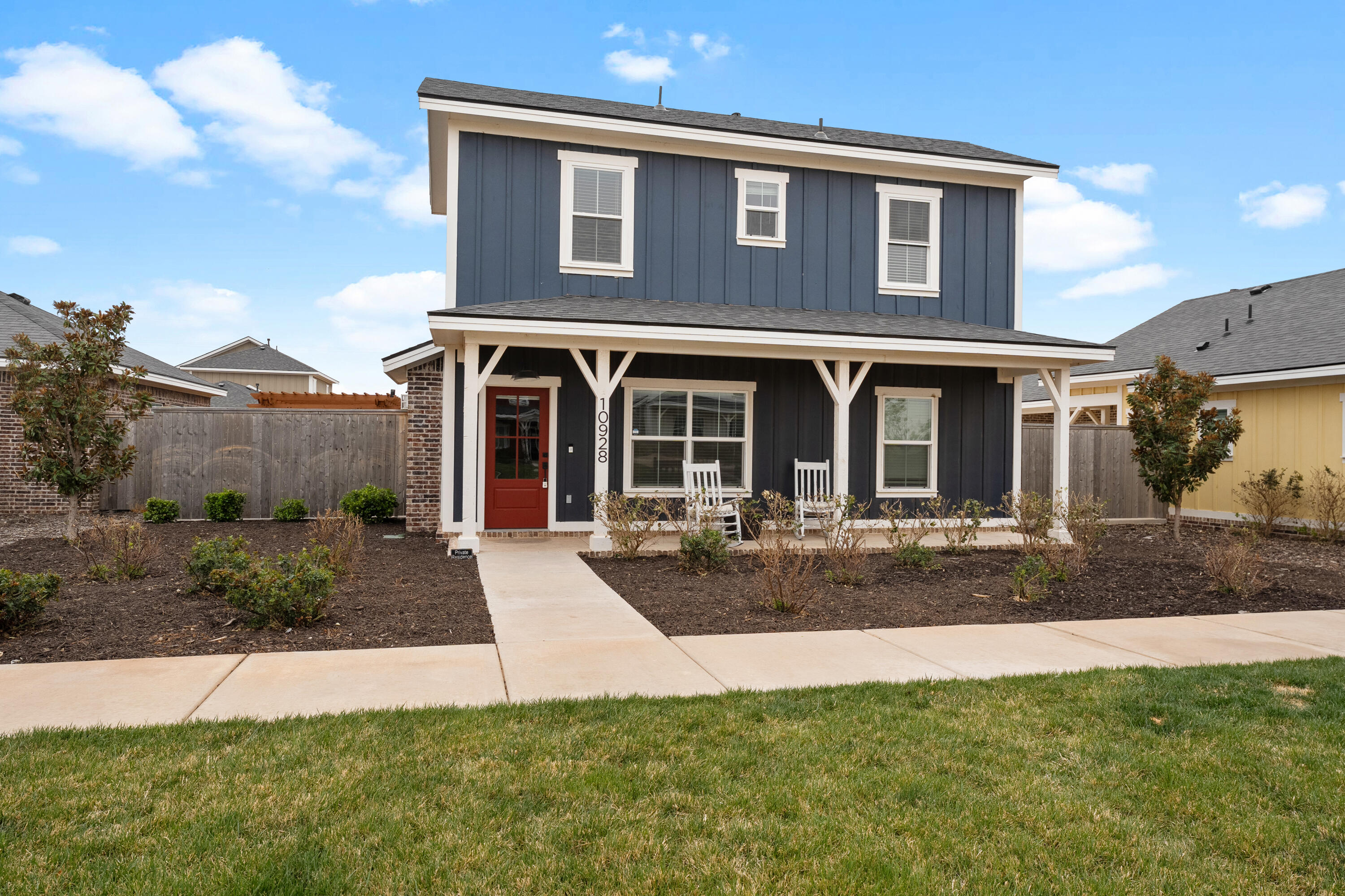 10928 Norwich Avenue