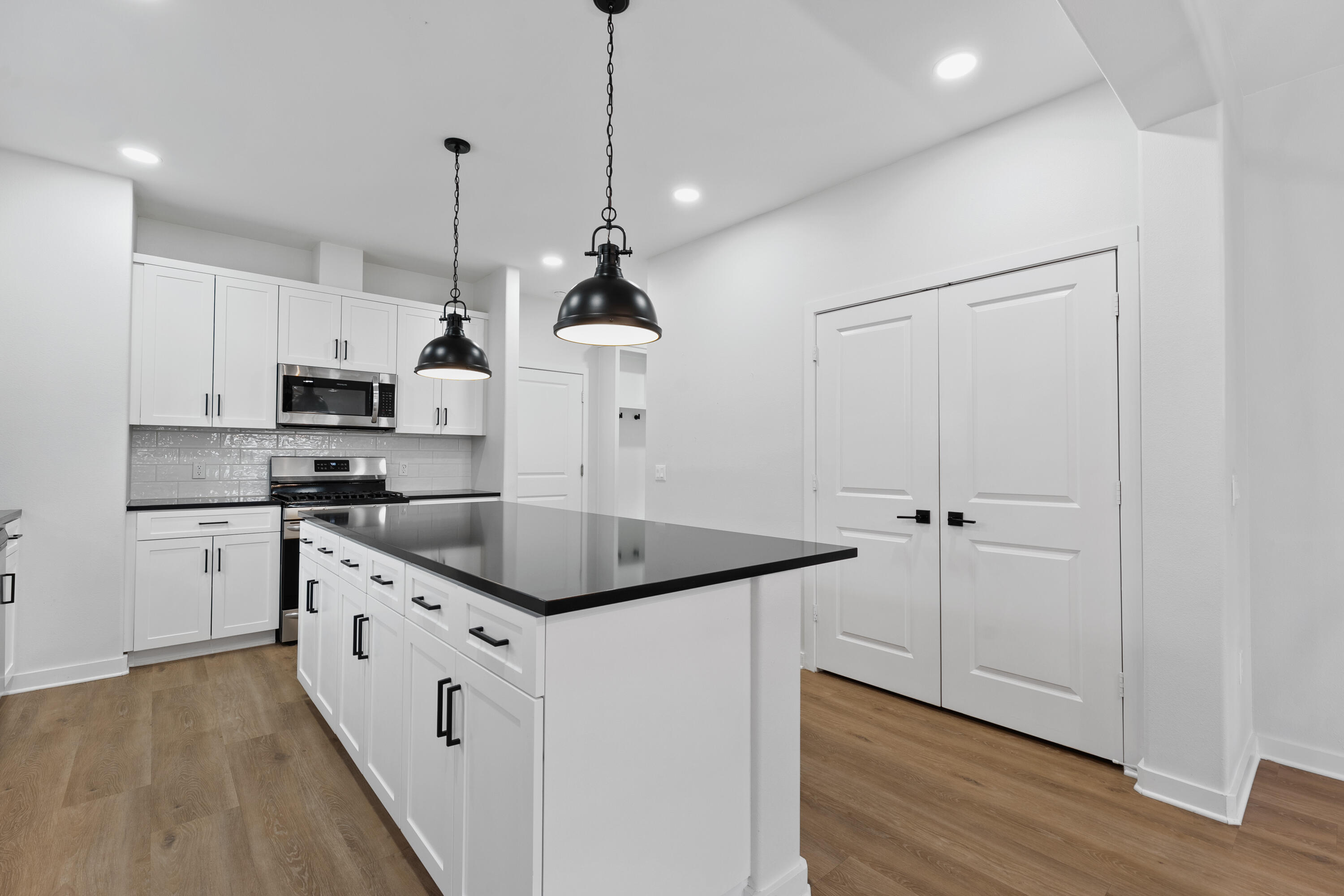 10928 Norwich Avenue