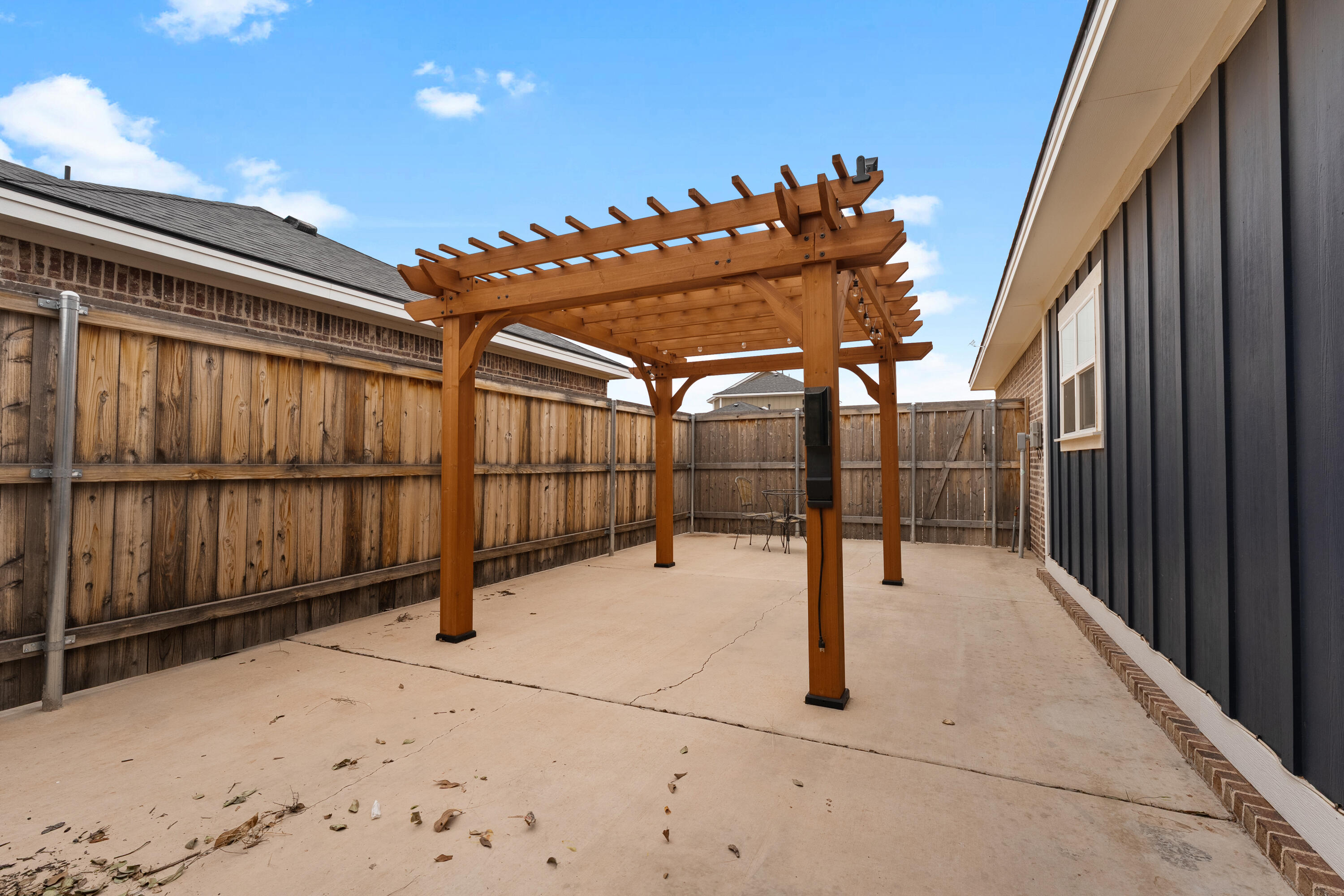 10928 Norwich Avenue