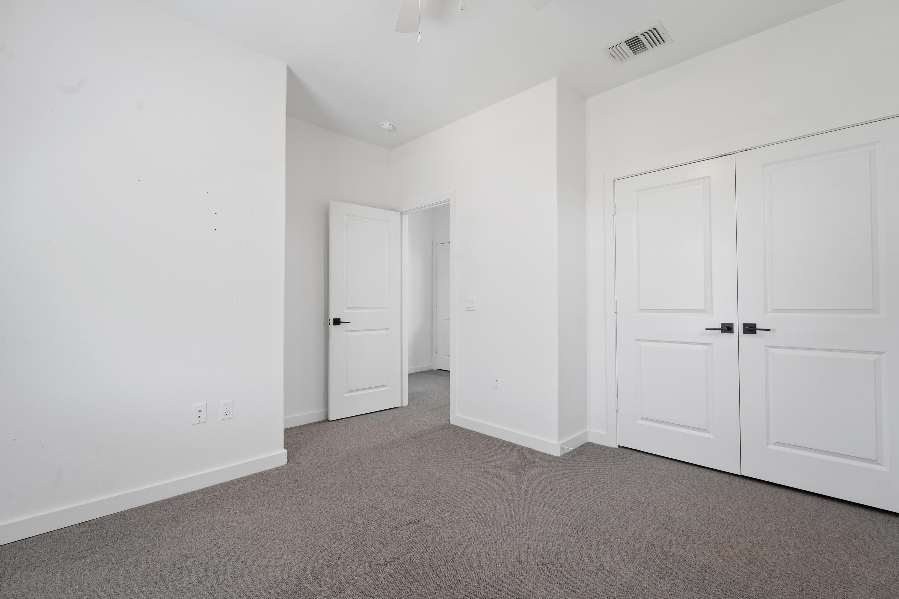 10928 Norwich Avenue