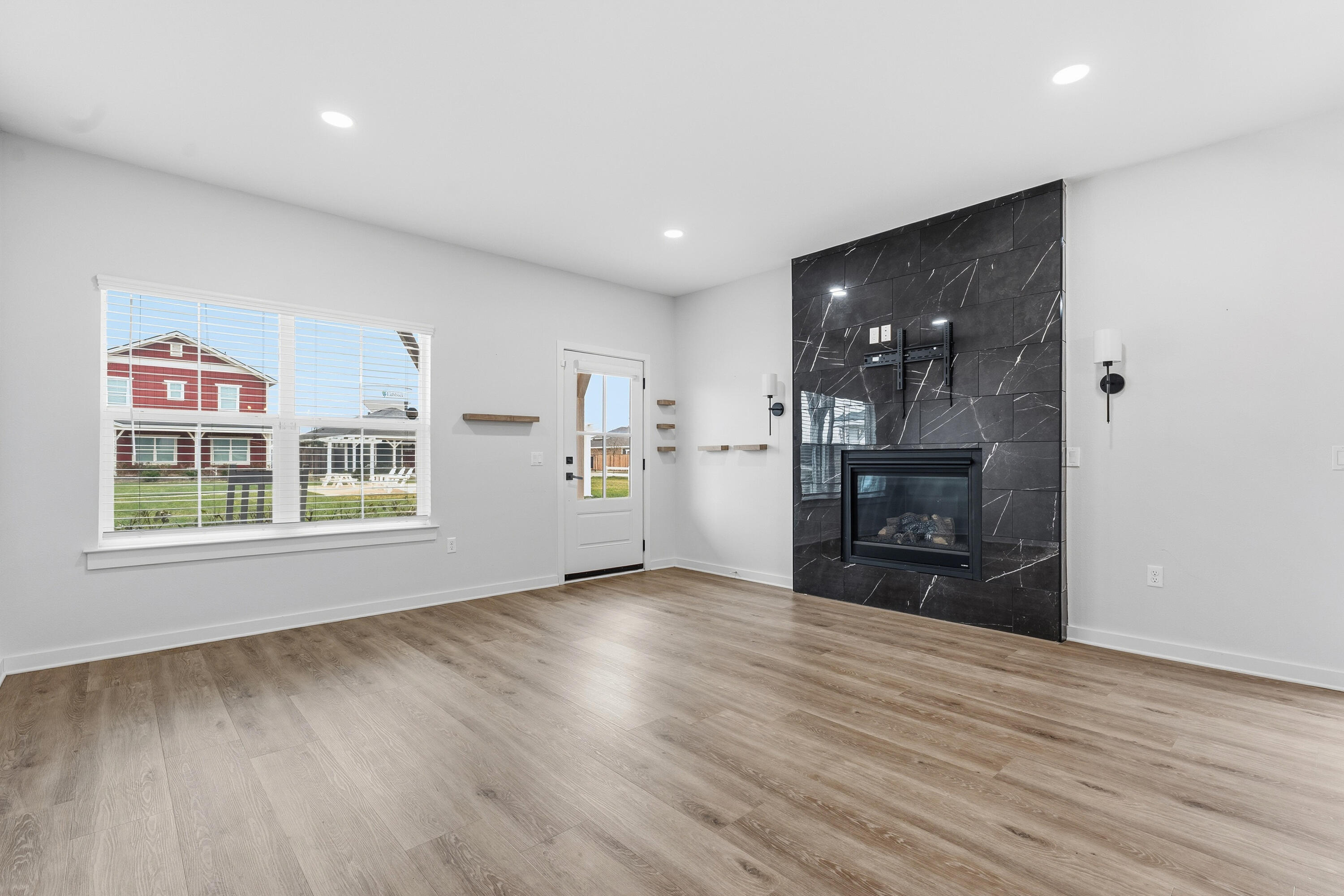 10928 Norwich Avenue