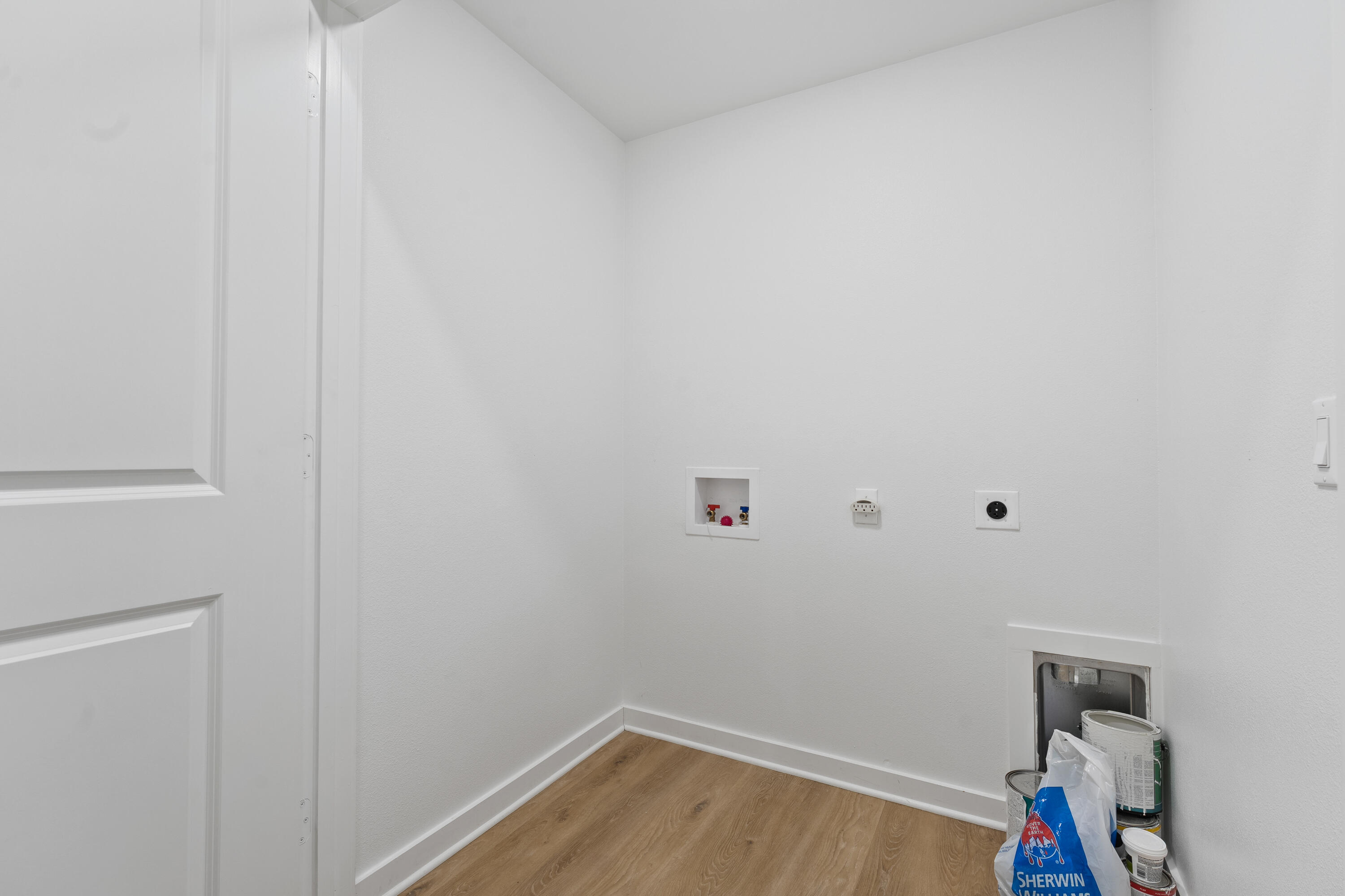 10928 Norwich Avenue