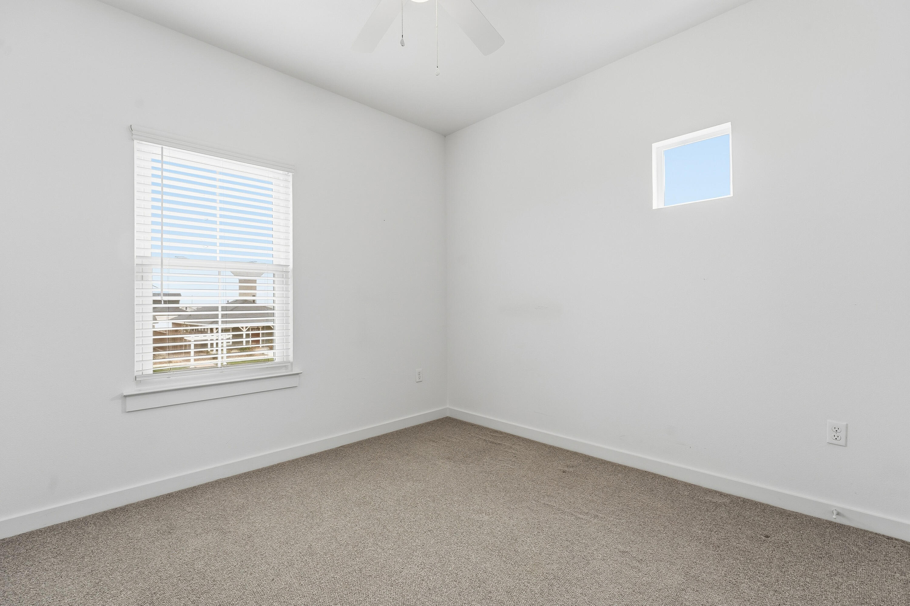 10928 Norwich Avenue