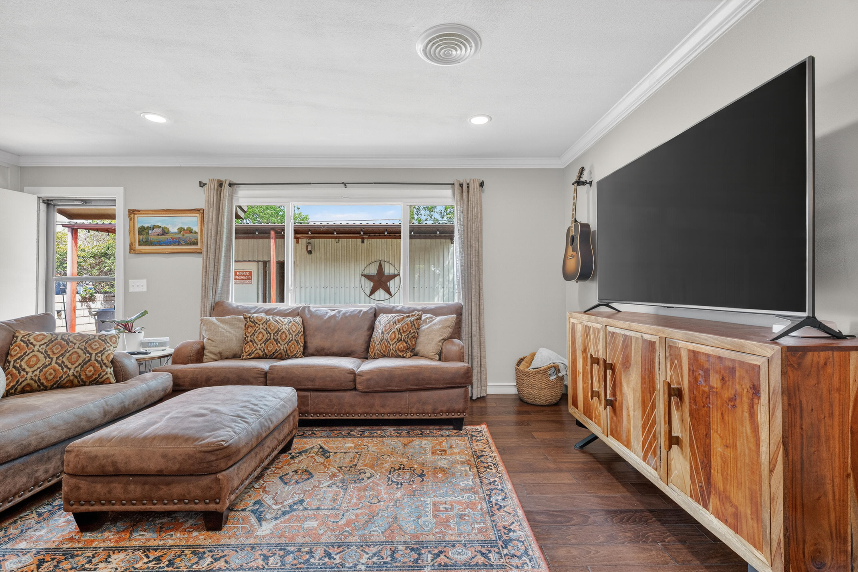 1380 W Crosby Street