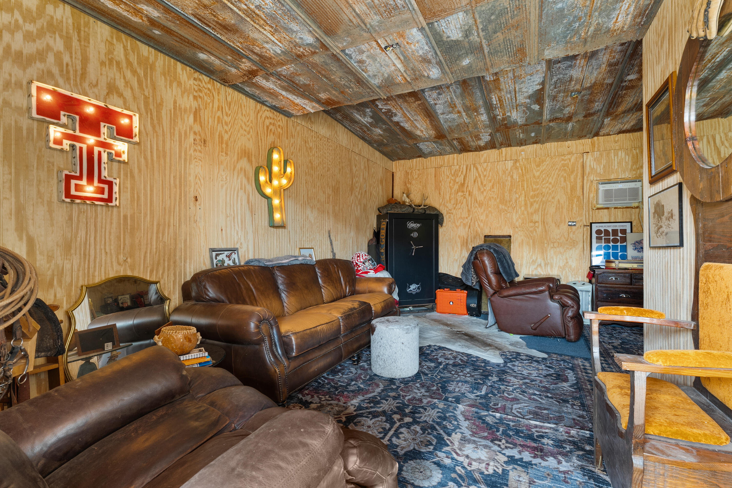 1380 W Crosby Street