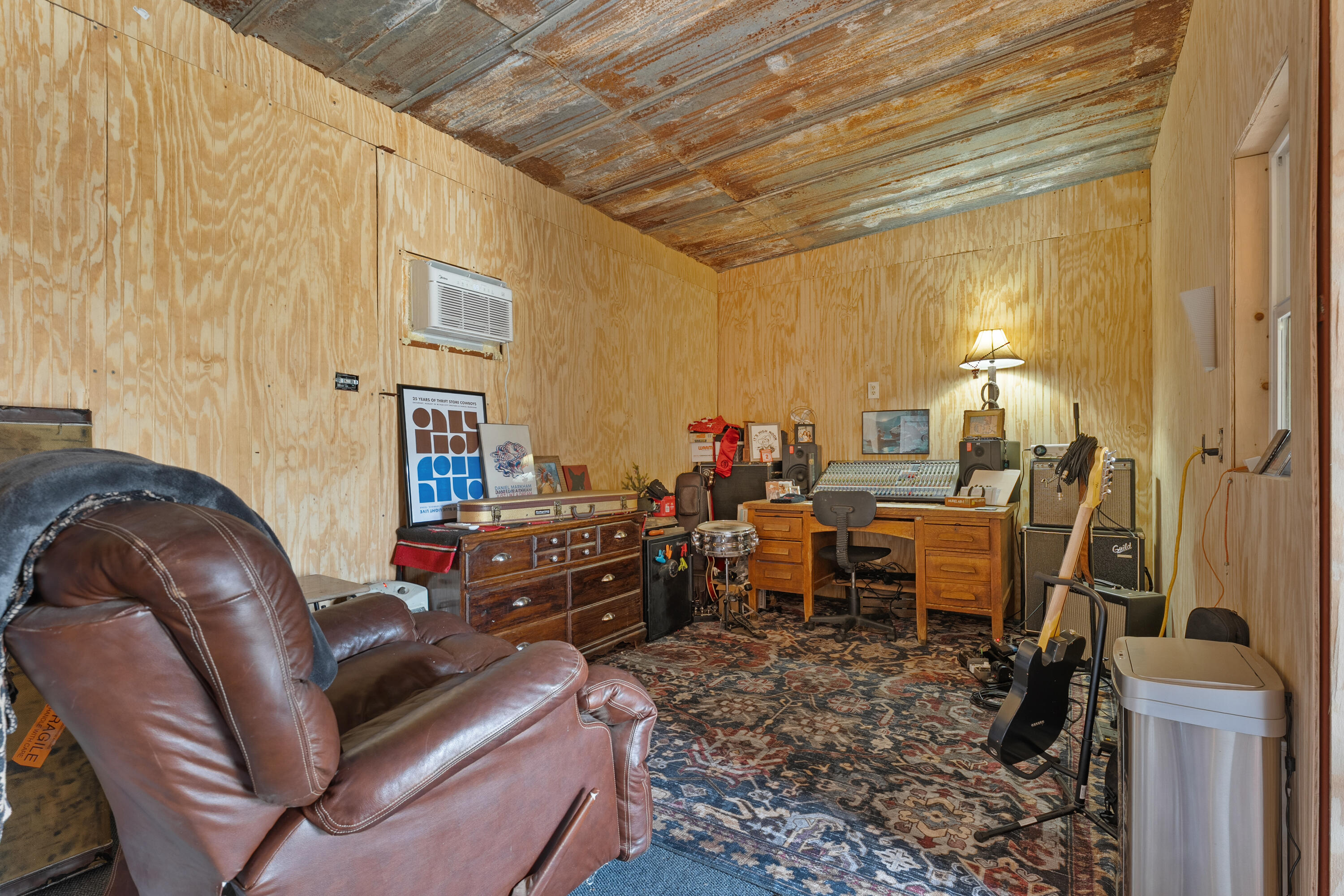 1380 W Crosby Street