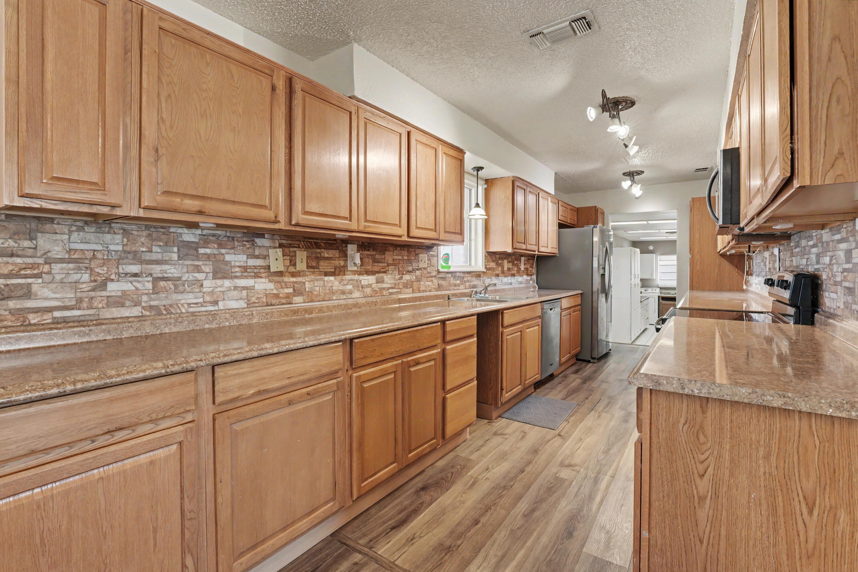 3006 N County Road 3500