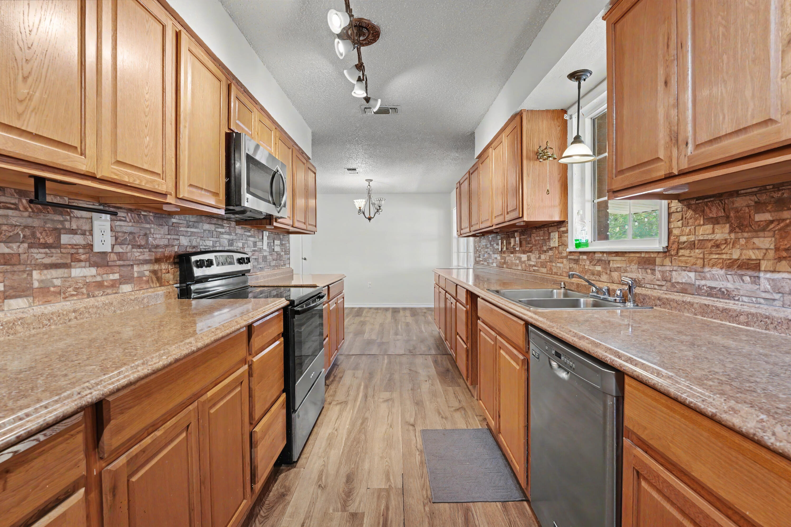 3006 N County Road 3500