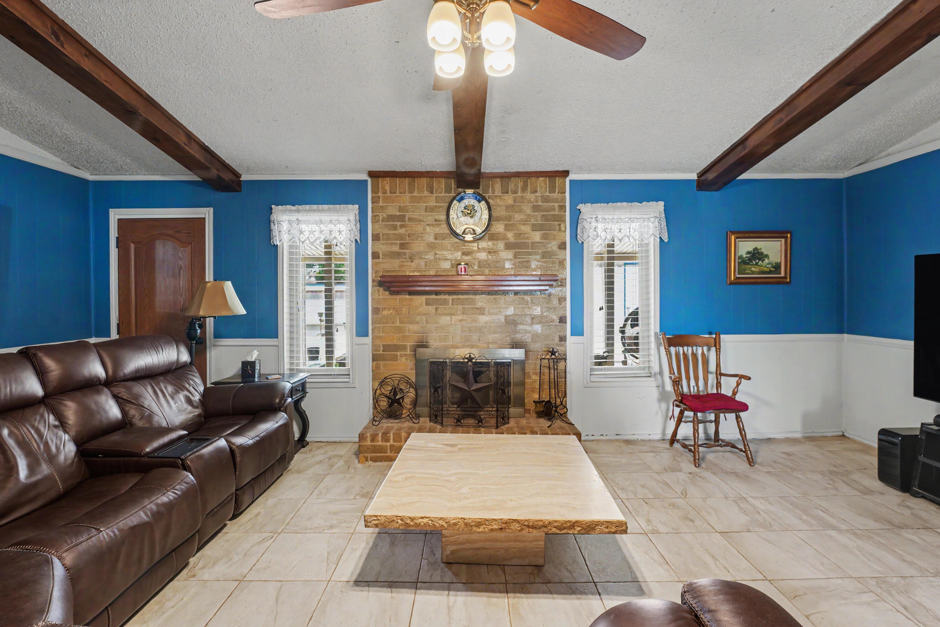 1207 E Waco Street