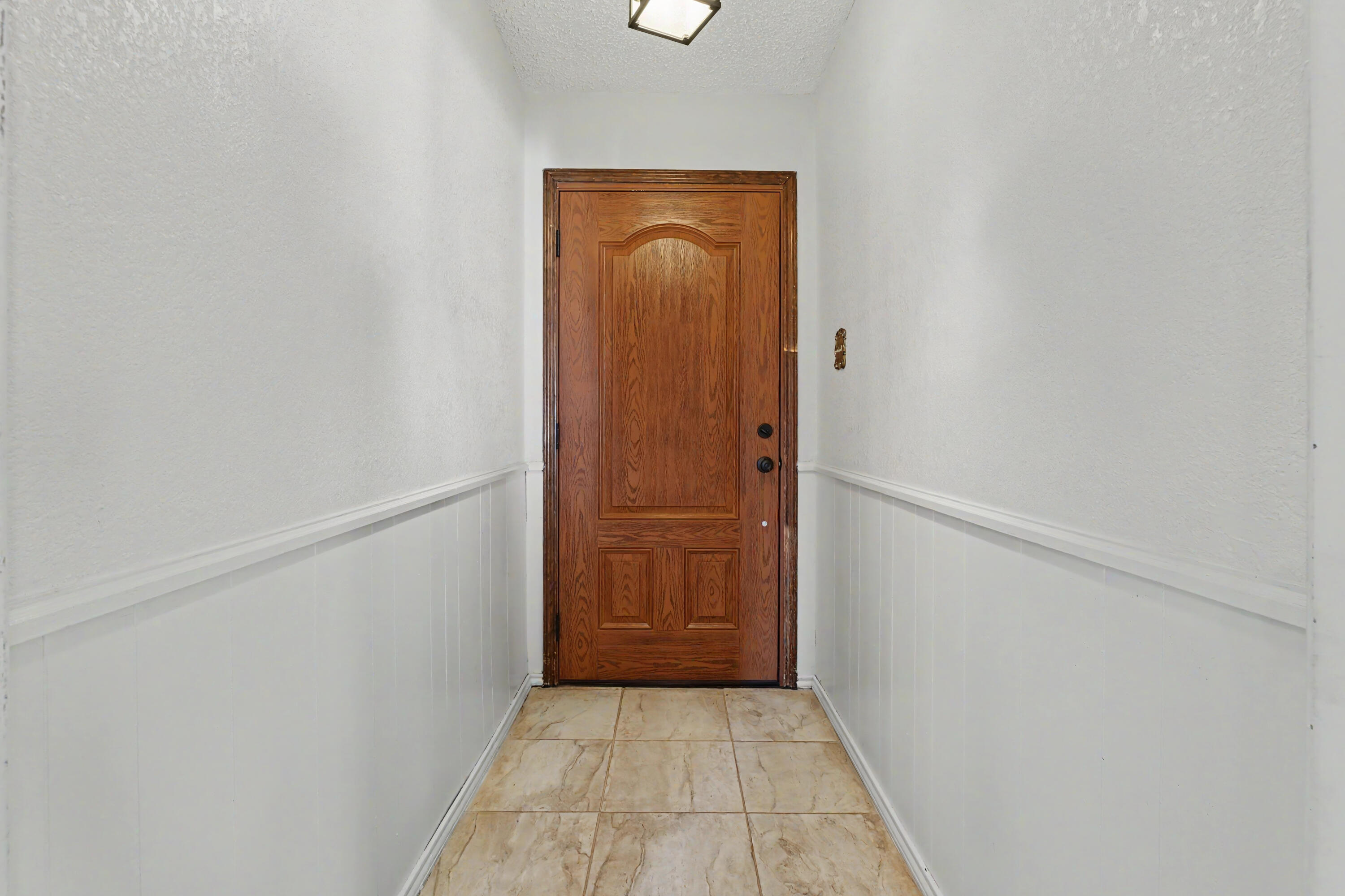 1207 E Waco Street