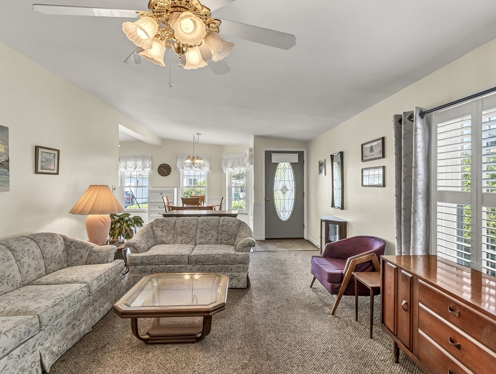 10 Woodridge Rd