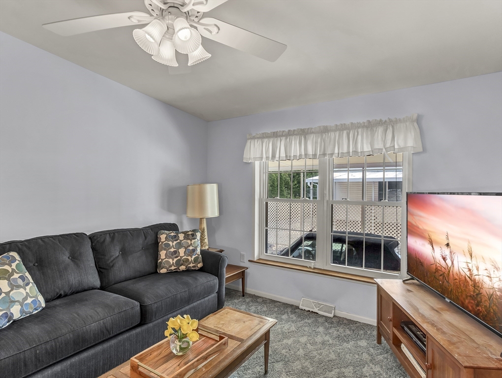 10 Woodridge Rd