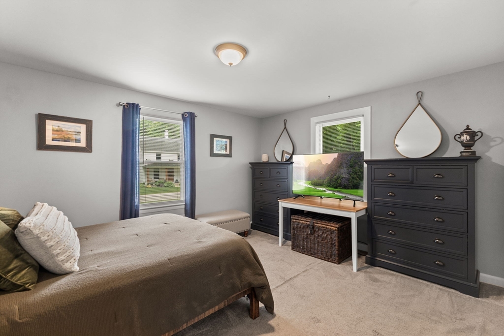 180 Old Elm St