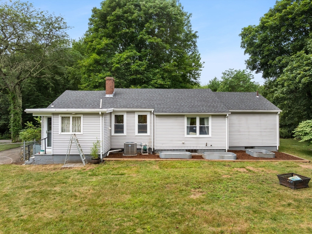 180 Old Elm St