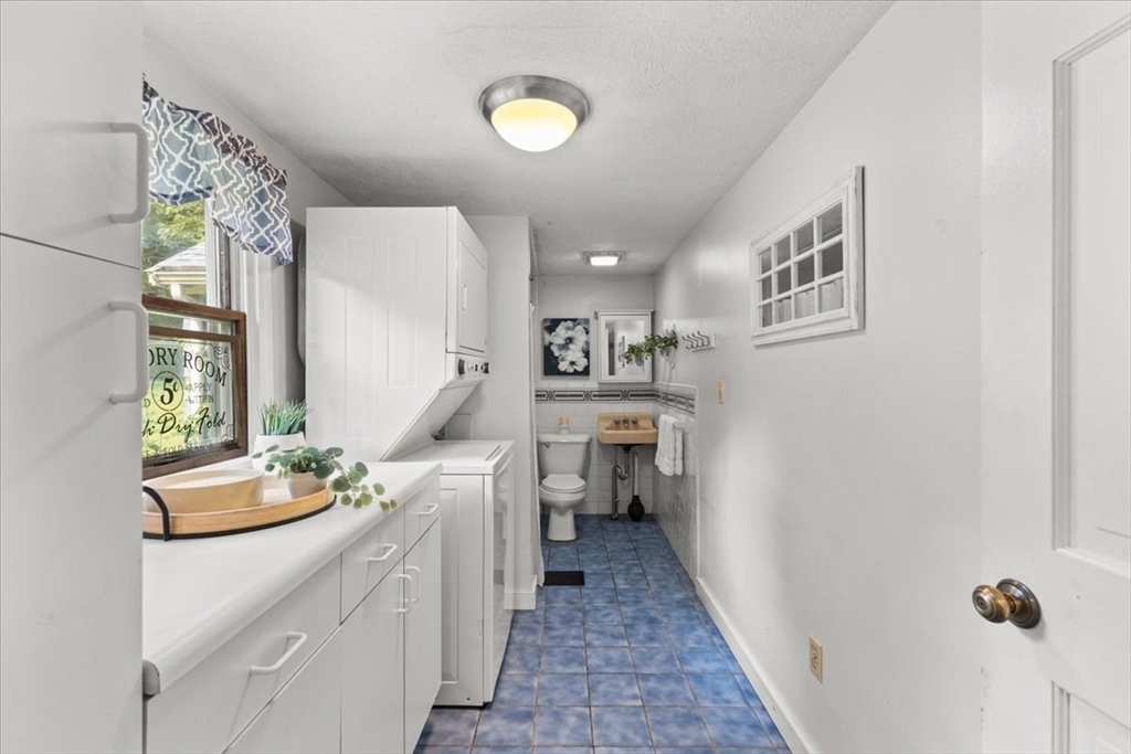 83 River Rd