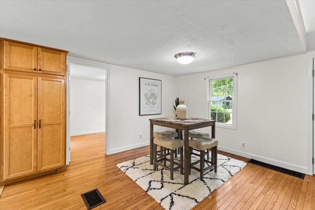 83 River Rd