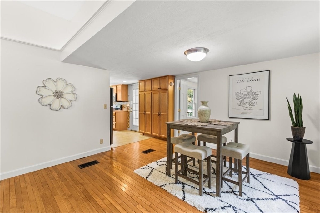 83 River Rd