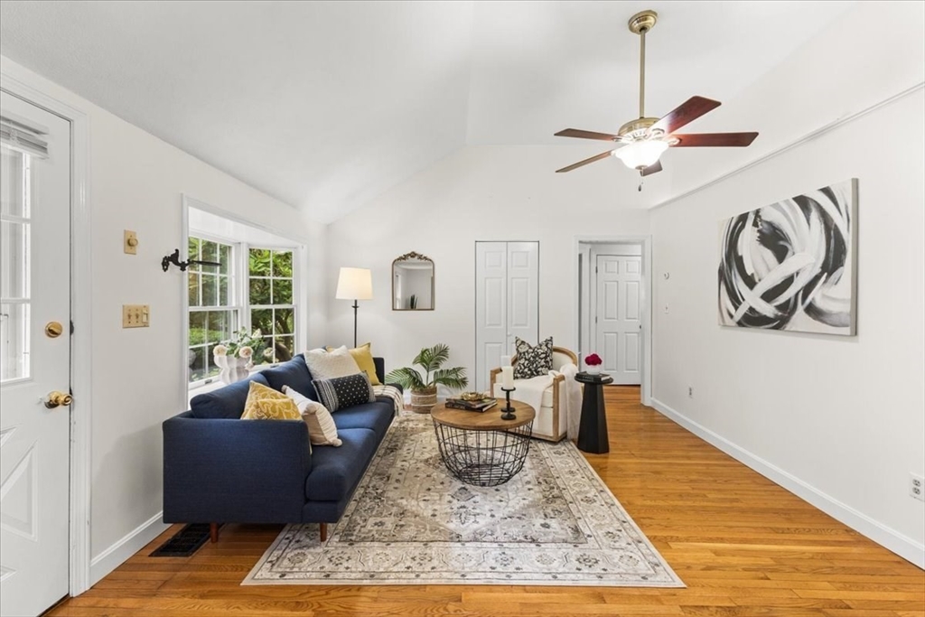 83 River Rd