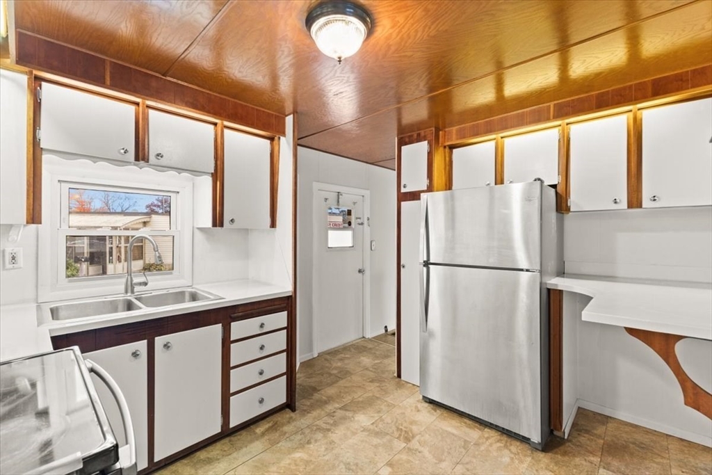 130 E Washington St # 9