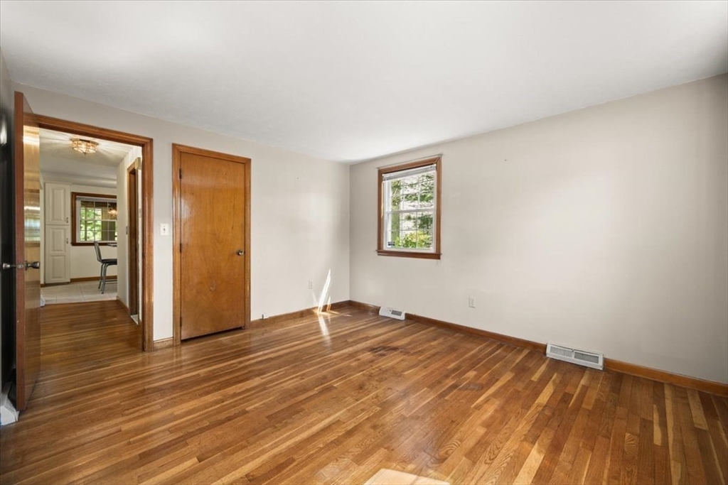 7 Glen Echo Blvd