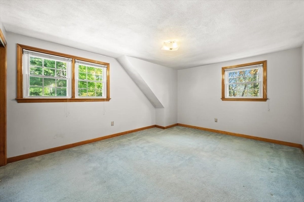 7 Glen Echo Blvd