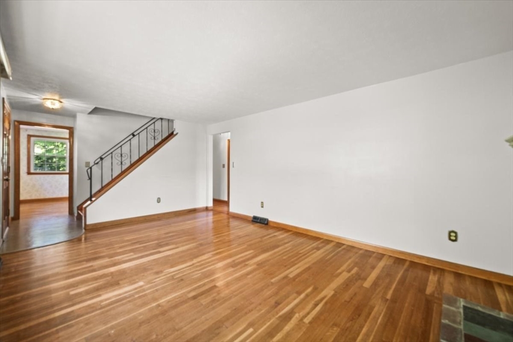 7 Glen Echo Blvd