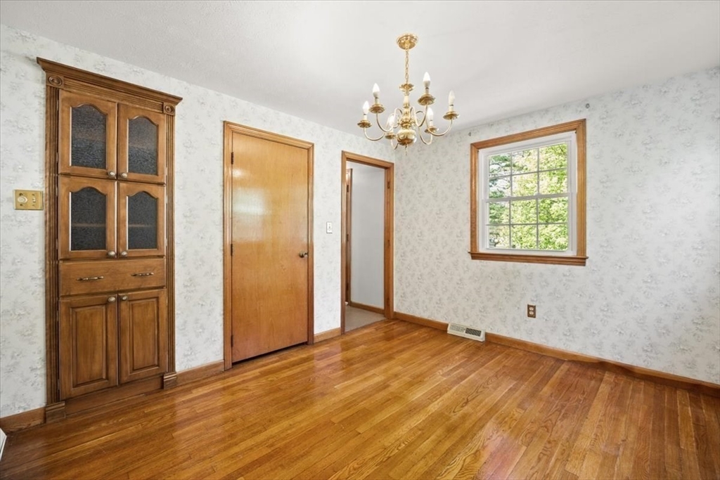 7 Glen Echo Blvd