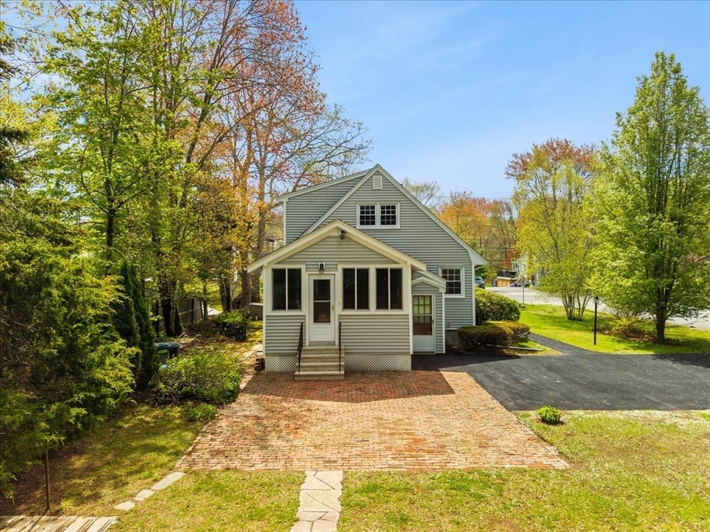 7 Glen Echo Blvd